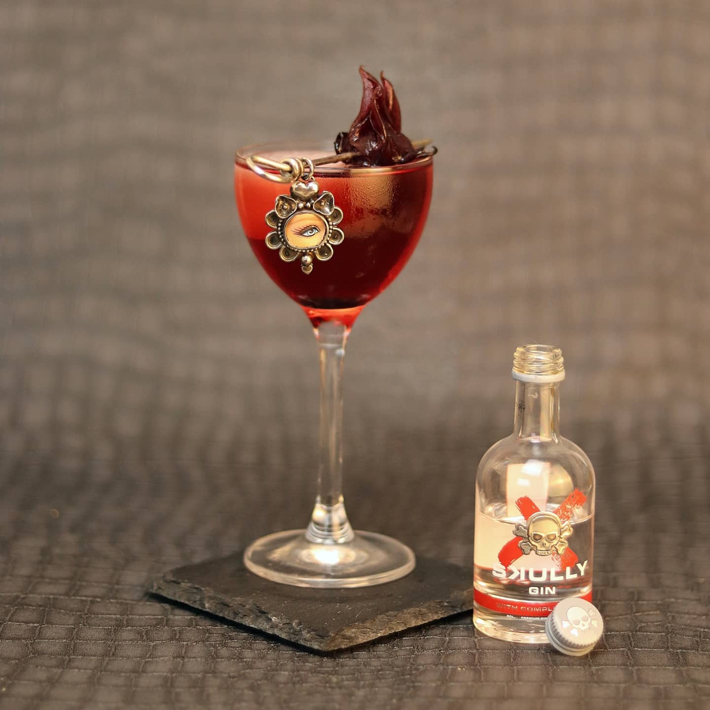 Skully Gin - Dutch Gin - Oriental Gin