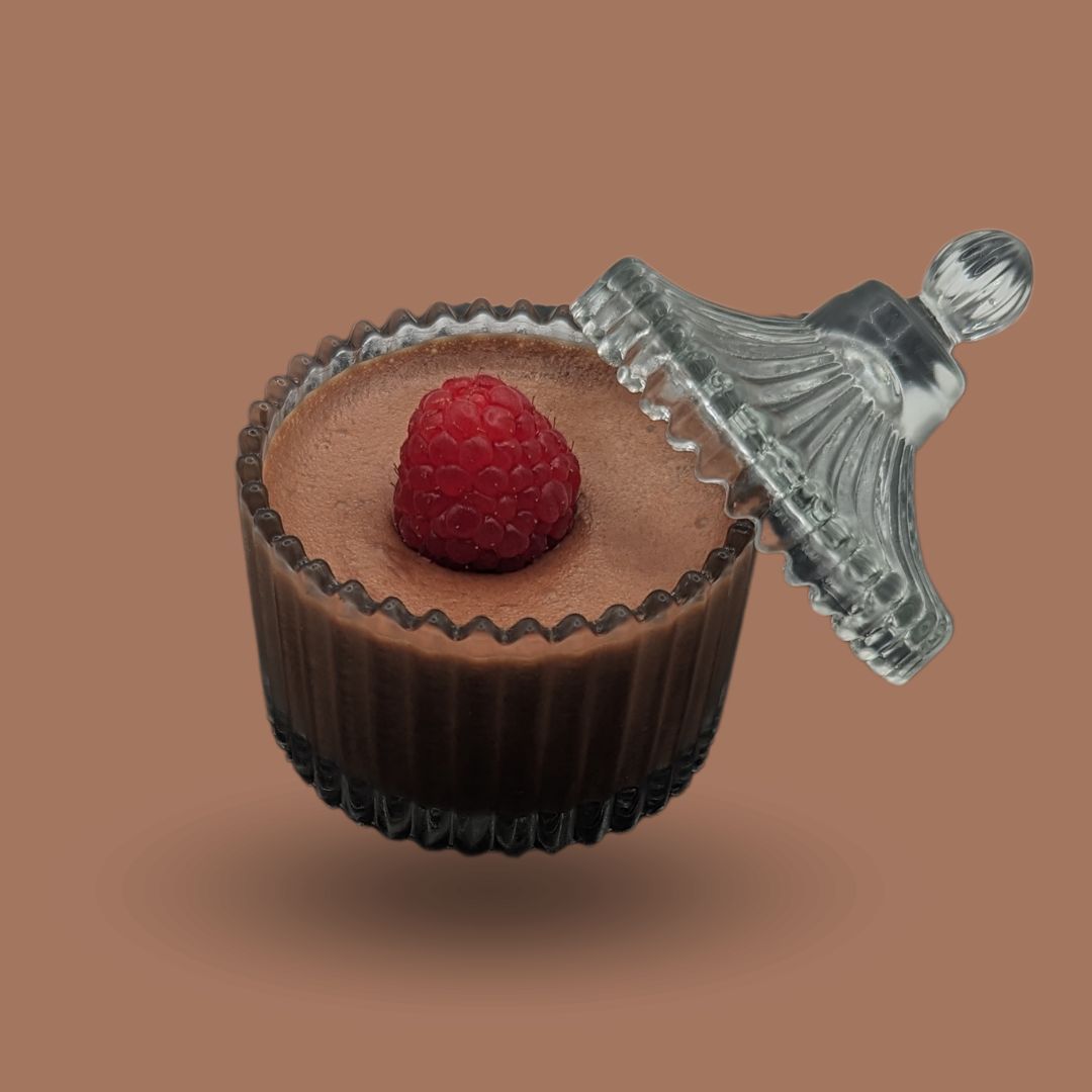 Schoko-Mousse mit frischen Himbeeren