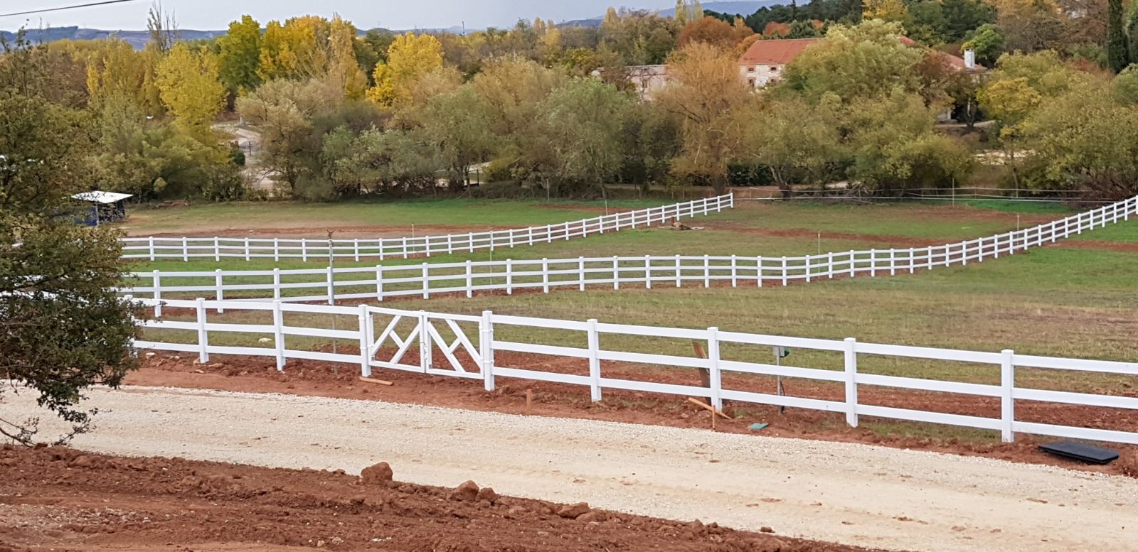Vallas y verjas sintéticas PVC caballos de Cerramientos Vadía Vallas y verjas sintéticas PVC caballos de Cerramientos Vadía