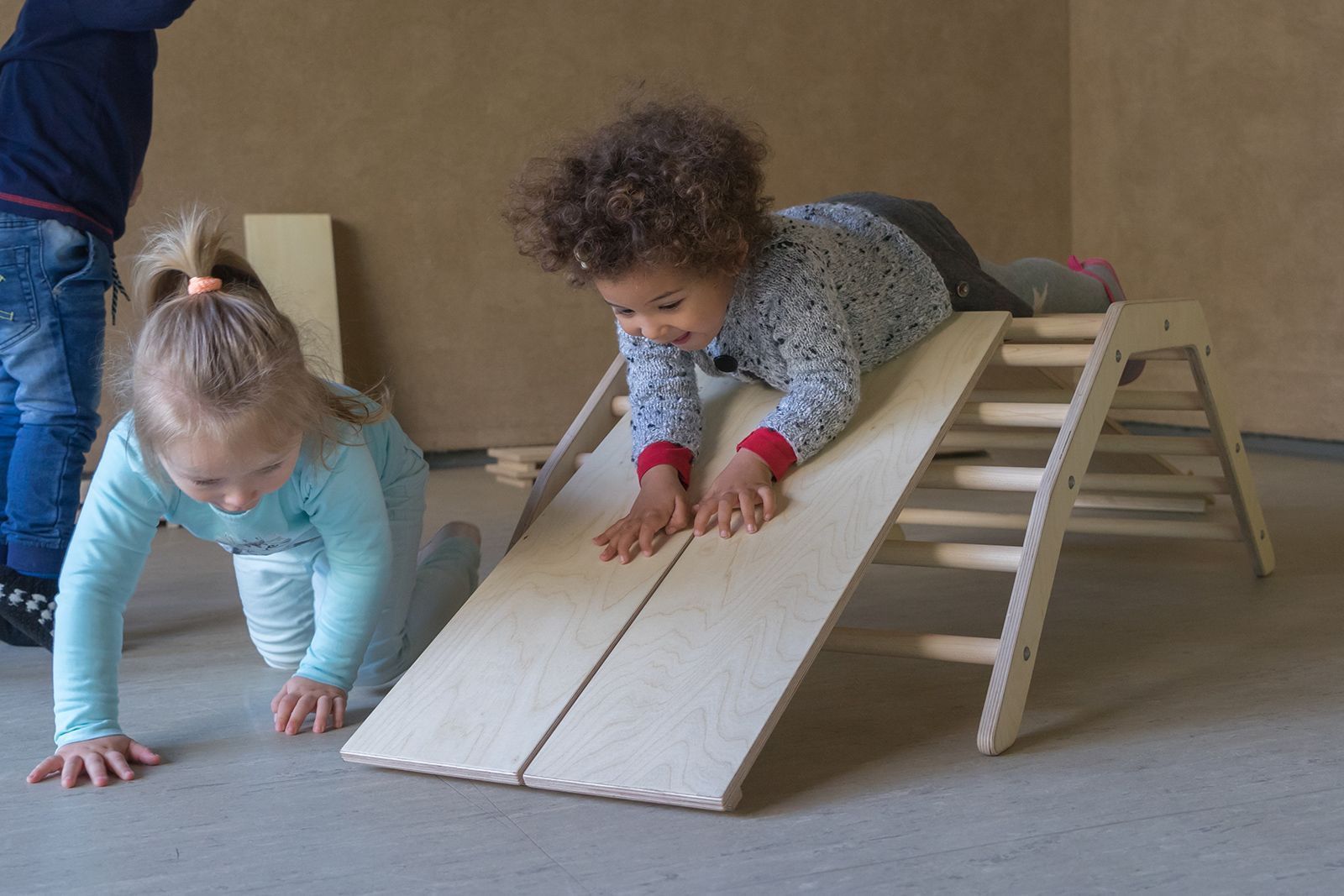 moete.de-kita-moebel-bewegung-krippe