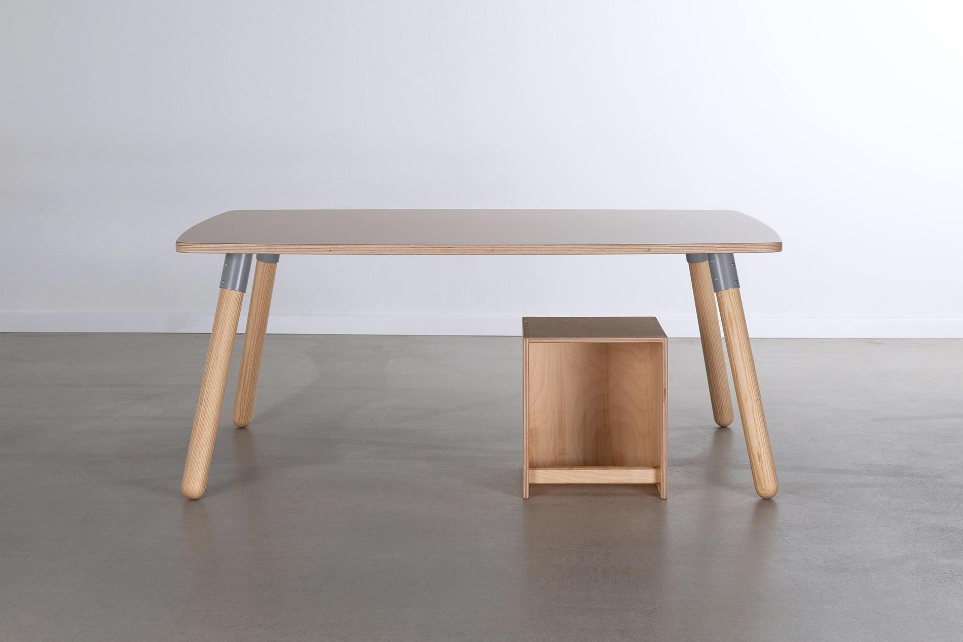 moete.de-kita-moebel-kinder-tisch