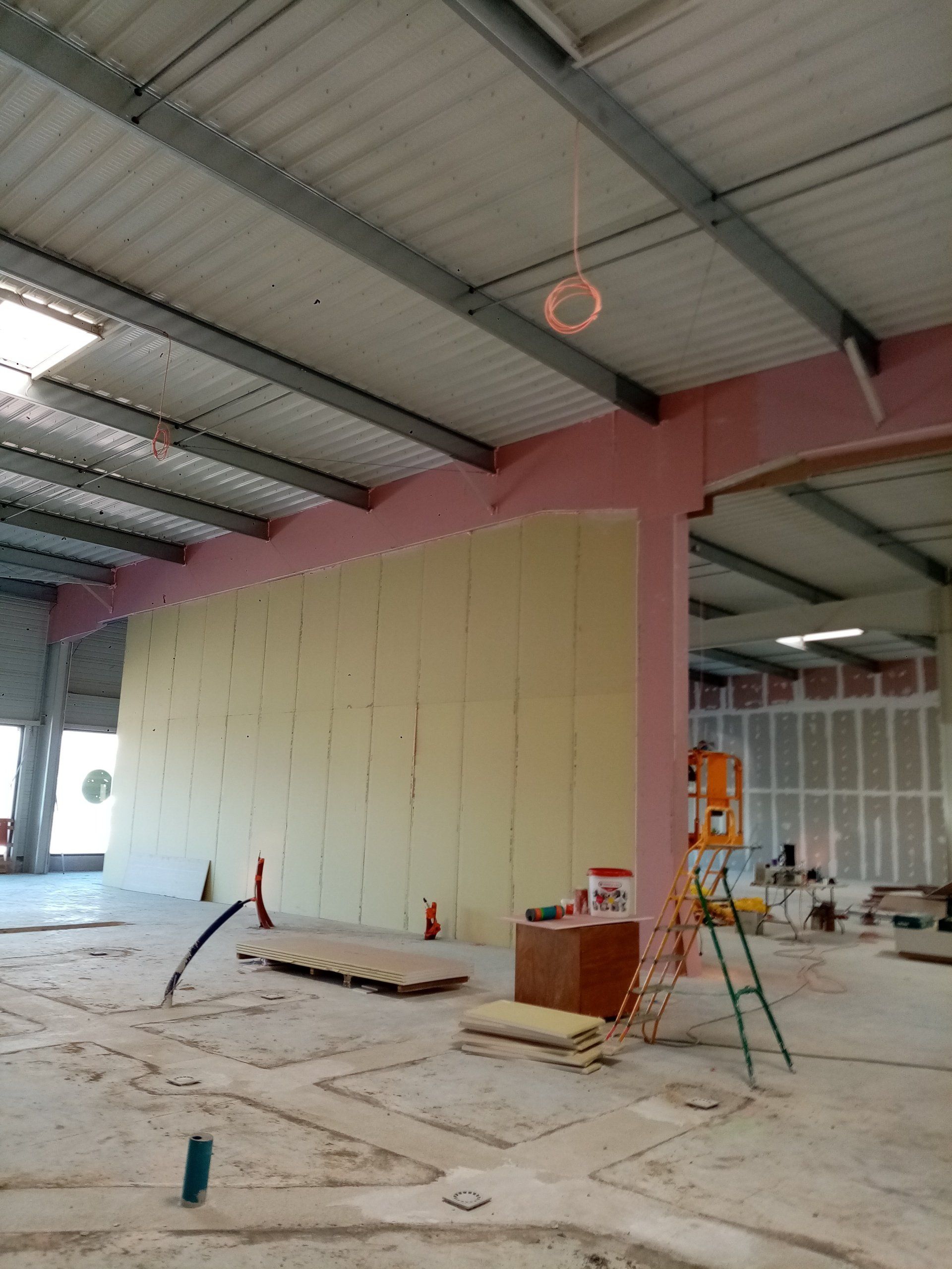 cloison acoustique ba25 knauf cellule commerciale à choisey jura