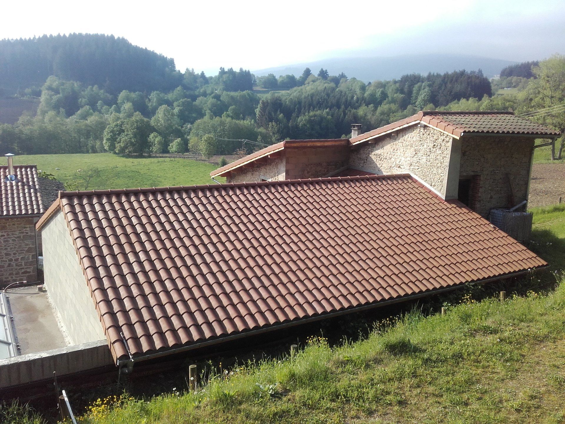 toitute neuve posée par girard menuiserie charpente à noirétable 42440 loire rénovation toiture