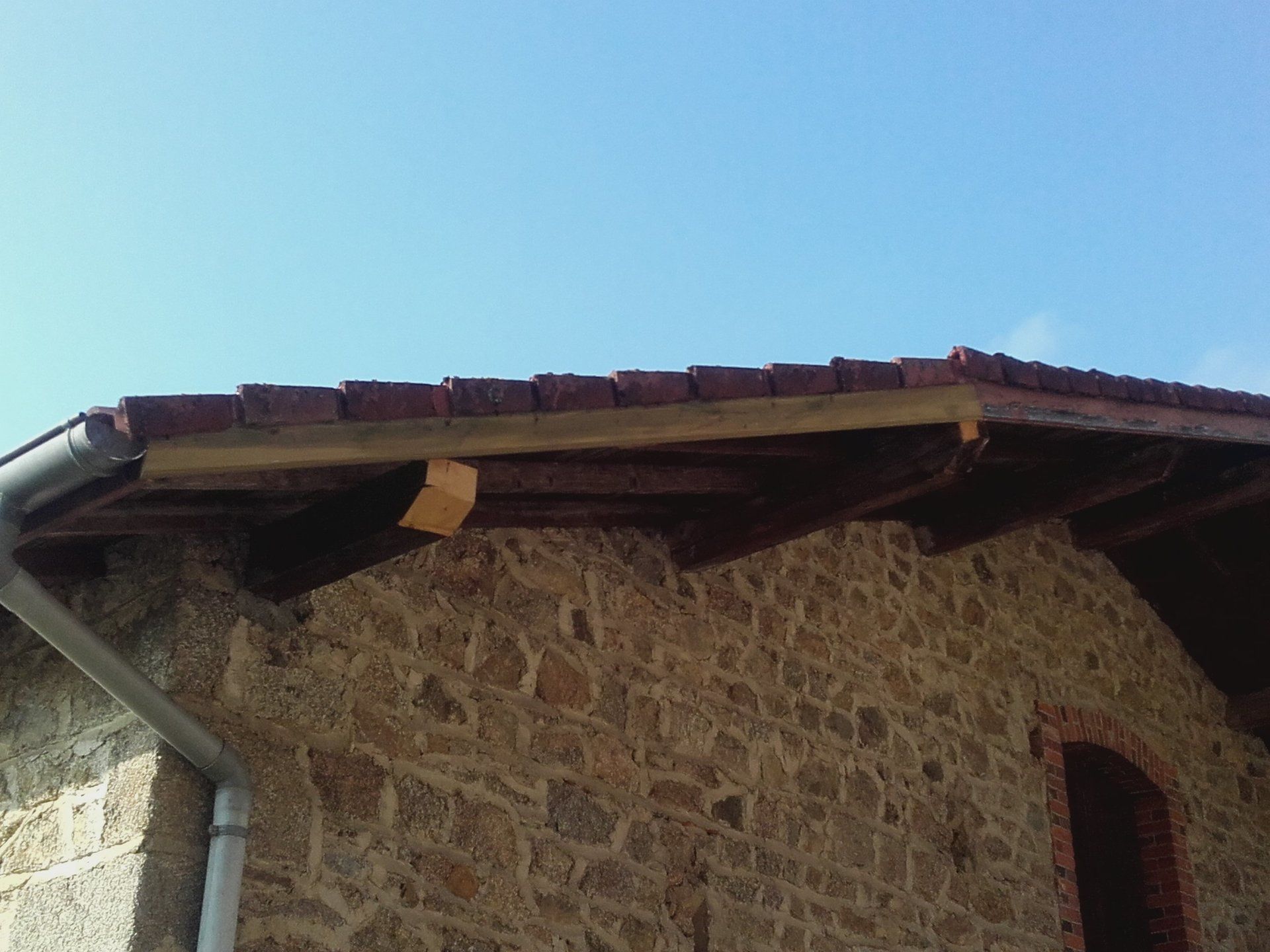 vue modification coin toiture par girard menuiserie charpente noirétable