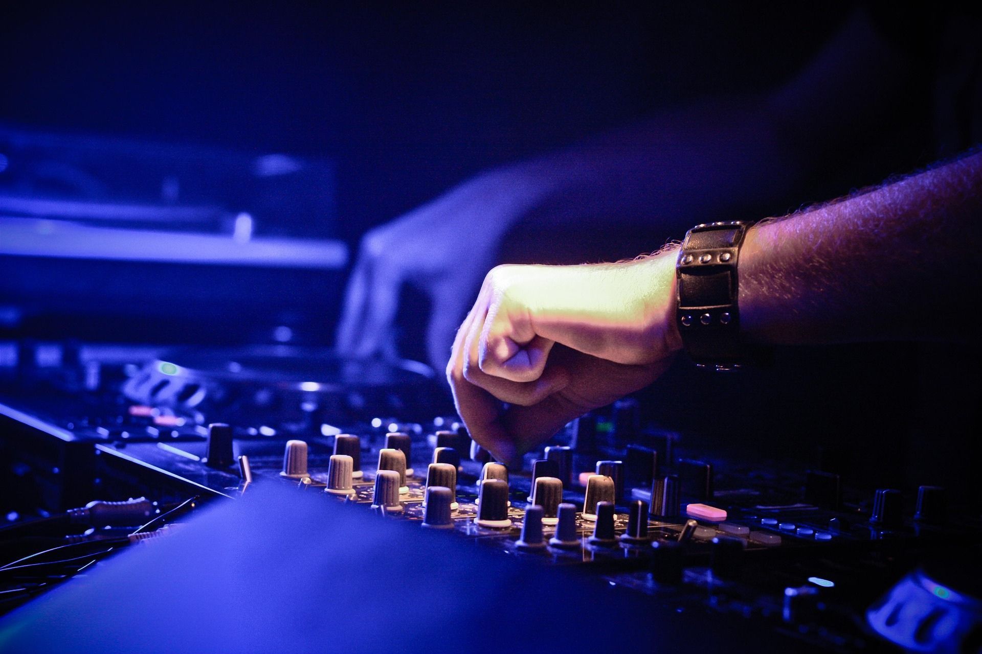 Producción y música para eventos audiovisuales