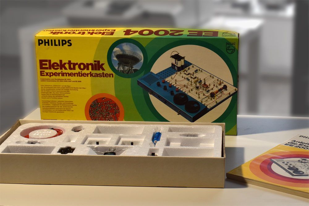 Philips EE 2004 Philips EE 2004