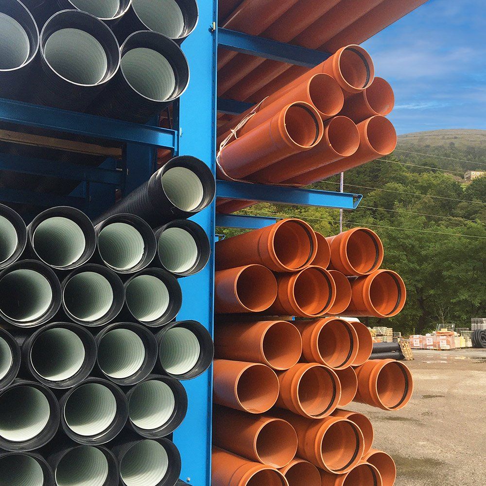 Tubos en almacén BigMat Sallende Ramales