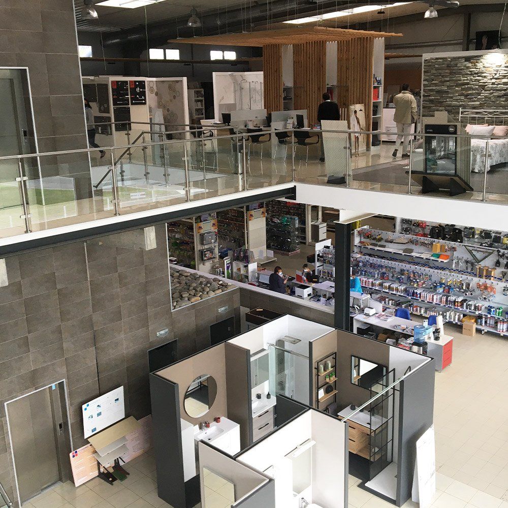 Vista de expo en almacén BigMat Sallende Cicero