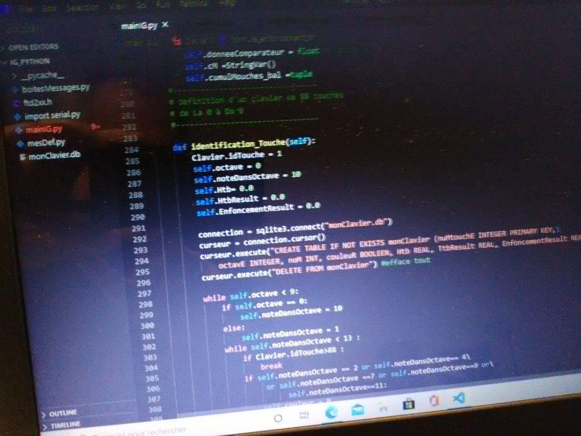 Développement d'un logiciel prototype en C puis en Python, plus facile pour la création de l'interface