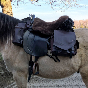 Ausrüstung Reiten Pferd Wanderreiten
