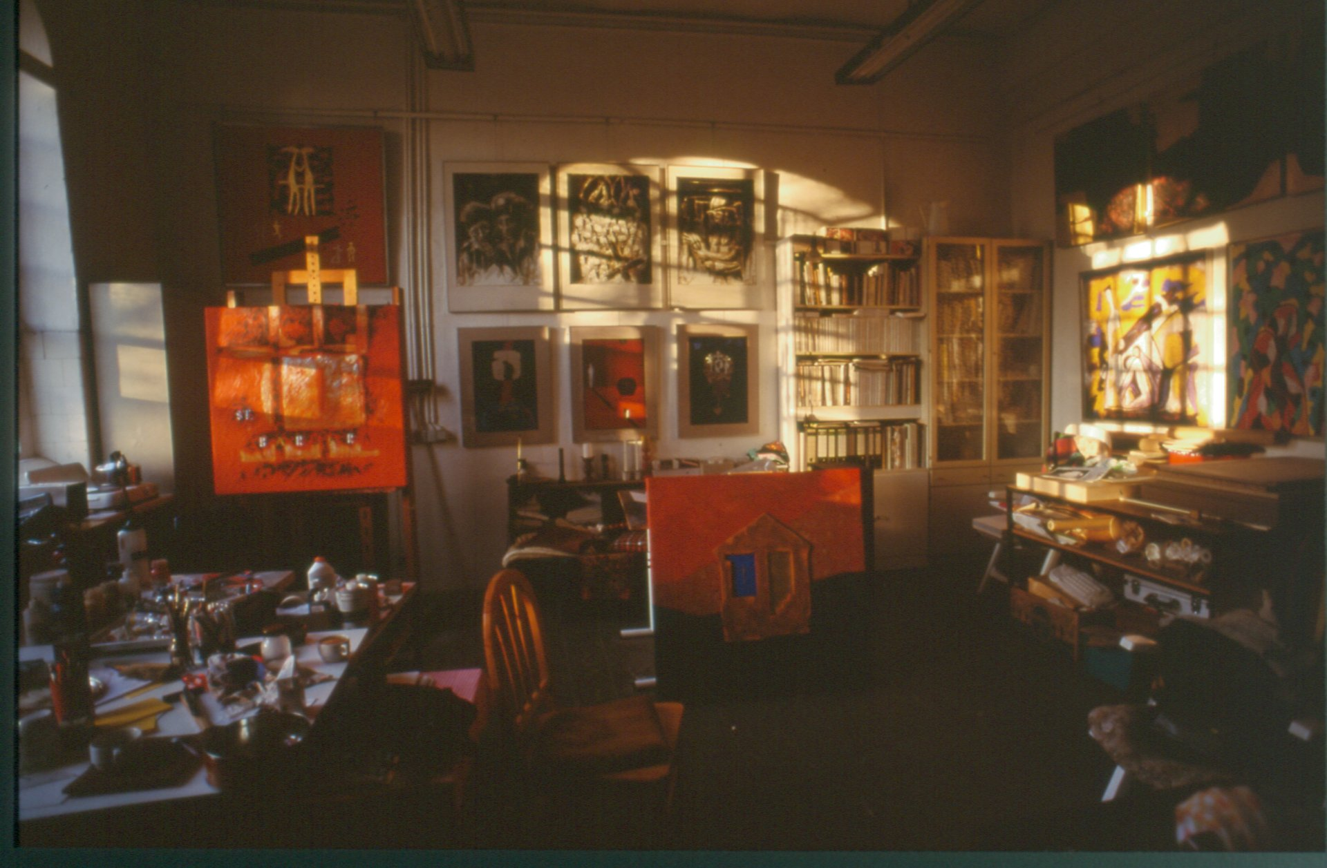 Atelier Ansicht Arbeitsplatz und Bildgalerie Atelier Ansicht Arbeitsplatz und Bildgalerie
