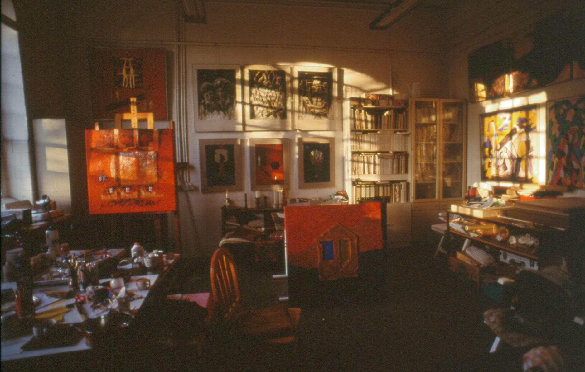 Atelier Ansicht Arbeitsplatz und Bildgalerie Atelier Ansicht Arbeitsplatz und Bildgalerie