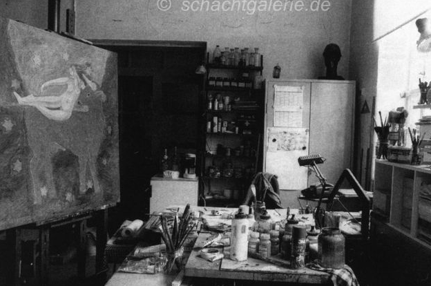 Atelier Günter Dworak, links ein unvollendetes Bild Atelier Günter Dworak, links ein unvollendetes Bild