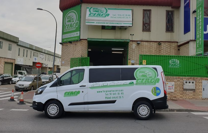 Furgoneta Grupo A de 9 plazas mas carga de la empresa CERCA ALQUILER DE FURGONETAS,.