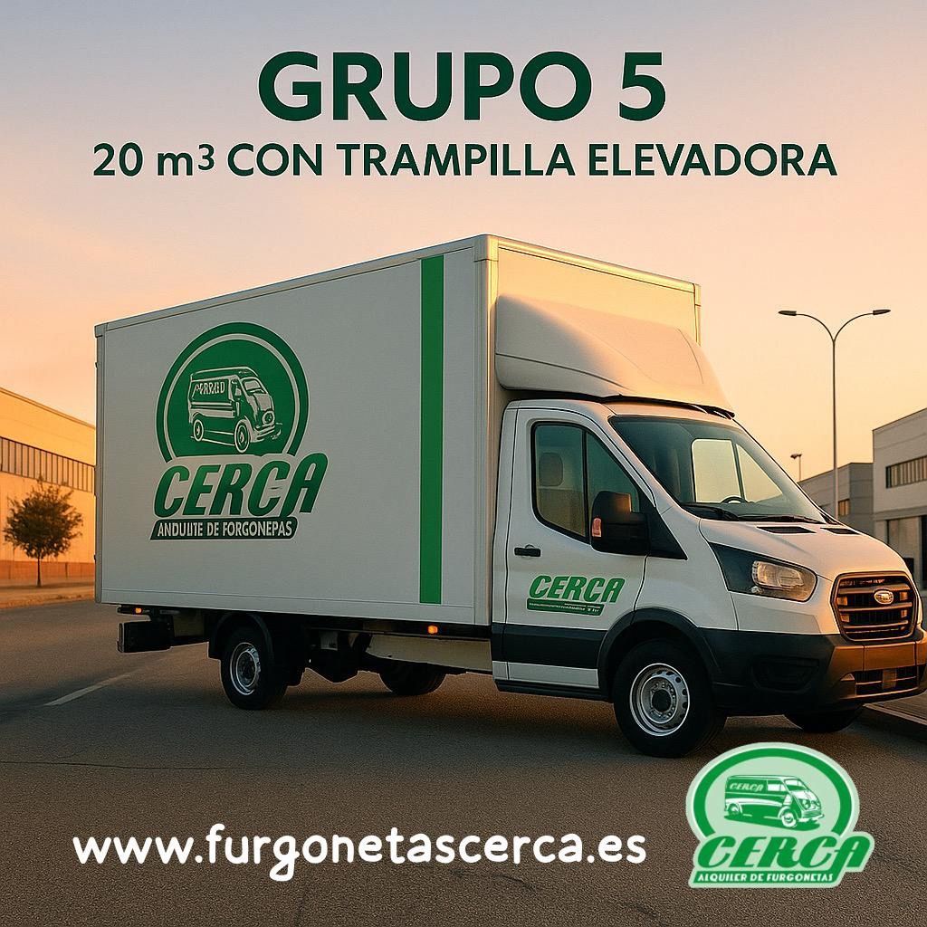 Furgoneta Ford Transit del Grupo 5 con trampilla elevadora de 20m³ rotulada con el logo de CERCA
