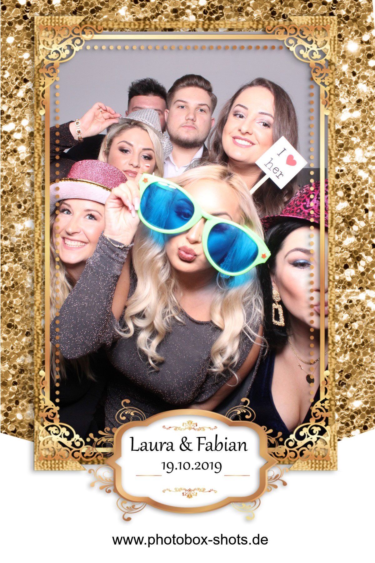 Fotobox mit Requisieten passend zum Anlass