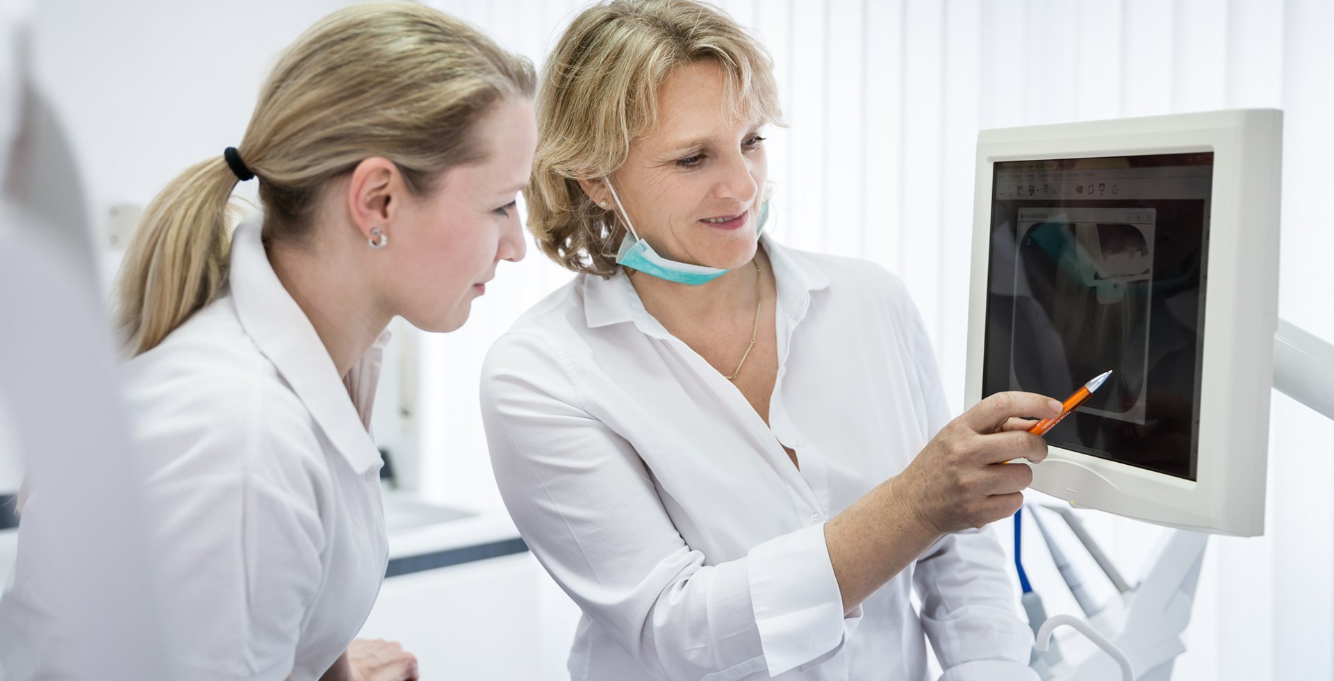 Zahnärztin Dr. Karin Fedder Zahnärztin Dr. Karin Fedder im Diagnose Gespräch