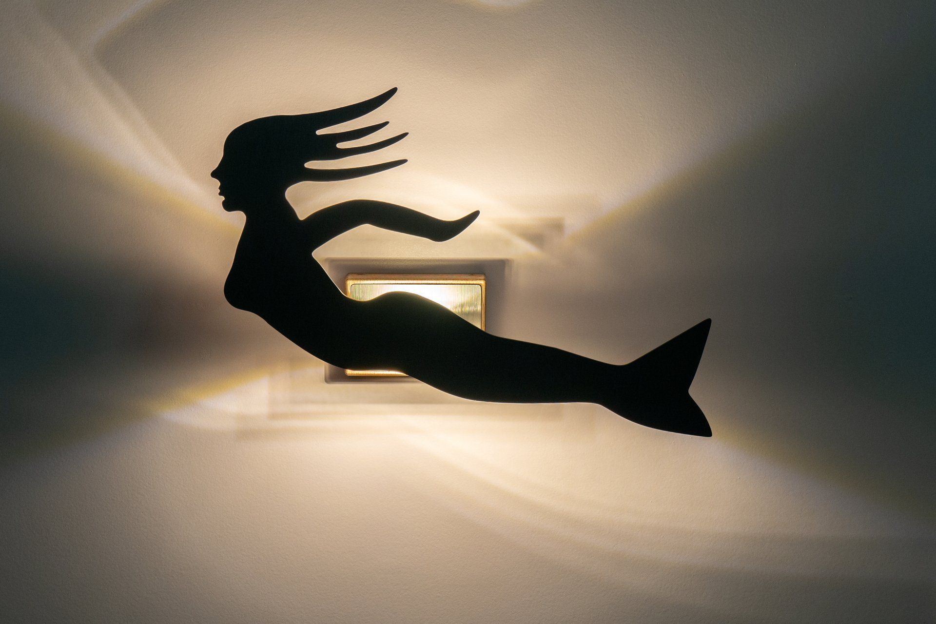 LICHTWAHN Meerjungfrau Lichtkonzept