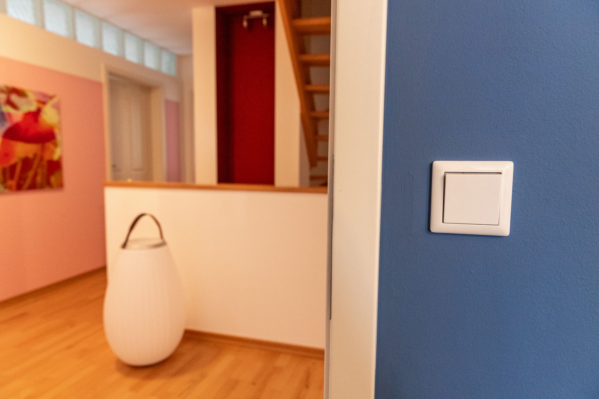 brigitte_borchers_schoener_wohnen_arbeiten_einrichtungsberatung_innenraumgestaltung_farbberatung_wandfarben_farbkonzept_polsterung_badgestaltung_wohnzimmergstaltung_eingangsbereichgestaltung_schlafzimmergestaltung_Treppenhausgestaltung_Kreativbuero