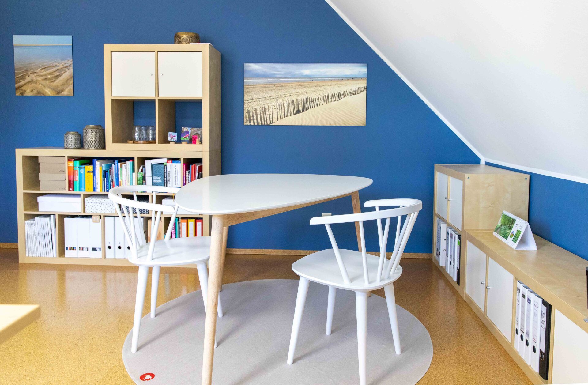 brigitte_borchers_schoener_wohnen_arbeiten_einrichtungsberatung_innenraumgestaltung_farbberatung_wandfarben_farbkonzept_polsterung_badgestaltung_wohnzimmergstaltung_eingangsbereichgestaltung_schlafzimmergestaltung_Treppenhausgestaltung_Kreativbuero