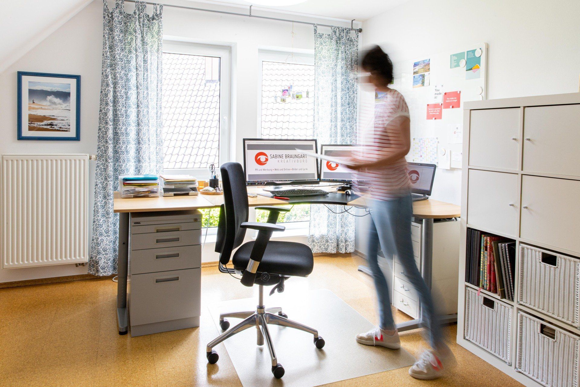 brigitte_borchers_schoener_wohnen_arbeiten_einrichtungsberatung_innenraumgestaltung_farbberatung_wandfarben_farbkonzept_polsterung_badgestaltung_wohnzimmergstaltung_eingangsbereichgestaltung_schlafzimmergestaltung_Treppenhausgestaltung_Kreativbuero