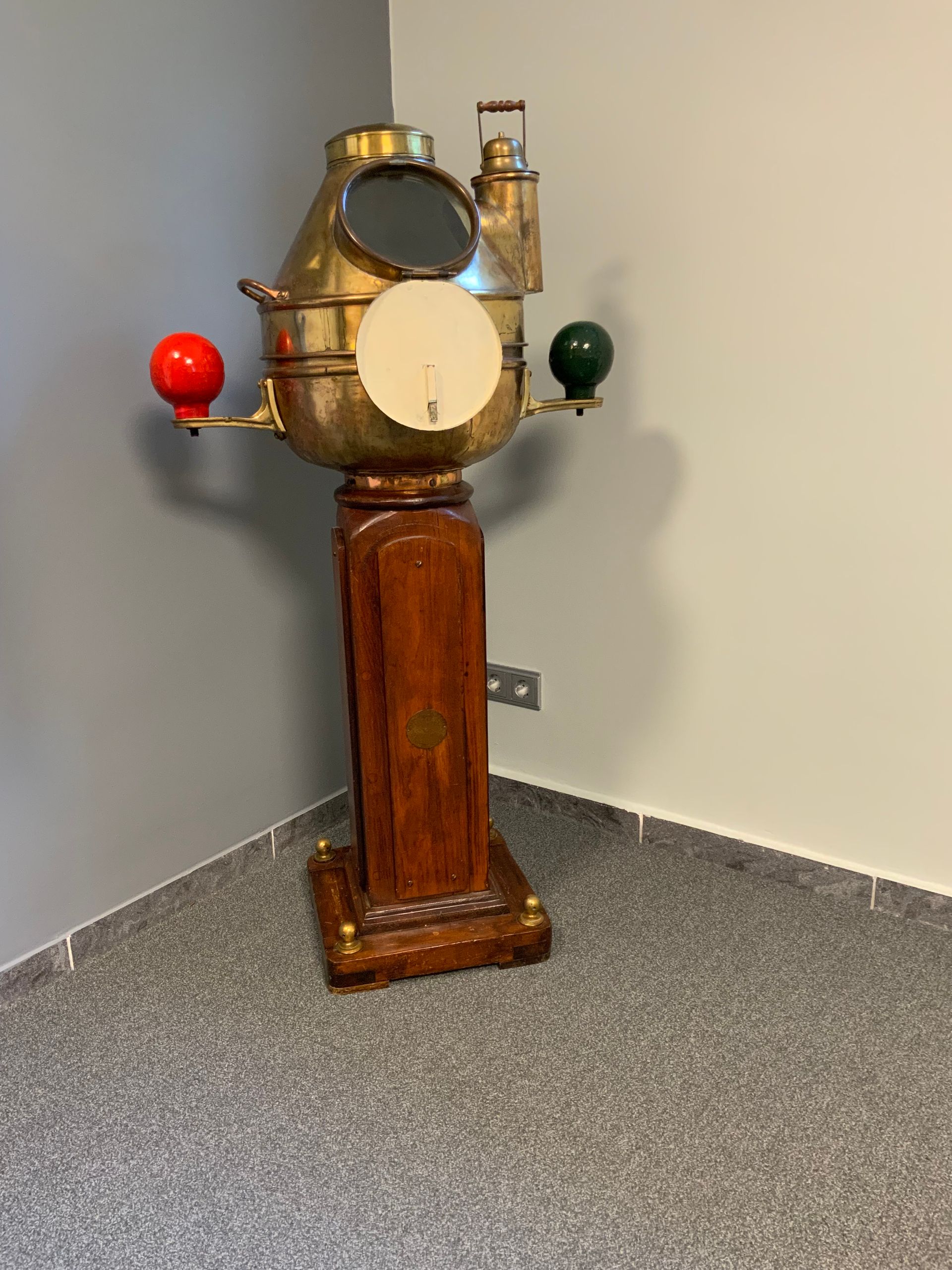 brigitte_borchers_schoener_wohnen_arbeiten_einrichtungsberatung_innenraumgestaltung_farbberatung_wandfarben_farbkonzept_polsterung_badgestaltung_wohnzimmergstaltung_eingangsbereichgestaltung_schlafzimmergestaltung_Treppenhausgestaltung_Kreativbuero_Redesign_Akustiklösungen