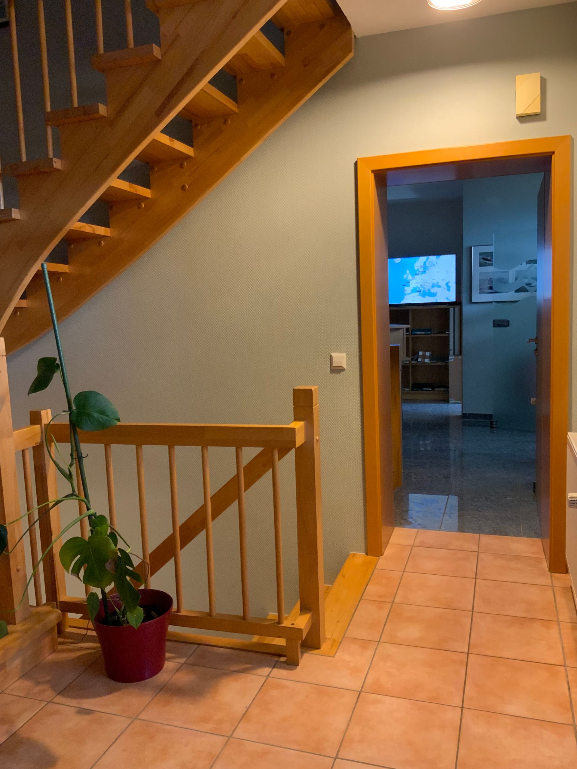 brigitte_borchers_schoener_wohnen_arbeiten_einrichtungsberatung_innenraumgestaltung_farbberatung_wandfarben_farbkonzept_polsterung_badgestaltung_wohnzimmergstaltung_eingangsbereichgestaltung_schlafzimmergestaltung_Treppenhausgestaltung_Kreativbuero_Redesign_Akustiklösungen