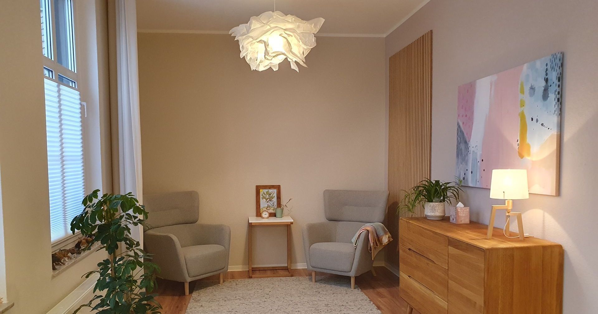 brigitte_borchers_schoener_wohnen_arbeiten_schoener_schreiben_gestalten_einrichtungsberatung_innenraumgestaltung_farbberatung_wandfarben_farbkonzept_polsterung_badgestaltung_wohnzimmergstaltung_eingangsbereichgestaltung_schlafzimmergestaltung_treppenhausgestaltung_kreativbuero_moderationschrift_handschrift_plakatschrift_praxisraeume