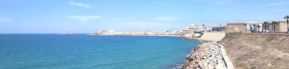 Cádiz, la tacita de plata. a happy van