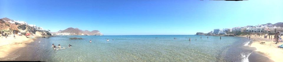 Panorámica de la Playa de los Genoveses. a happy van