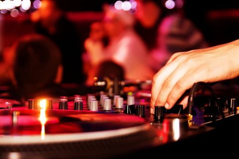 Partymusik bis in die Morgenstunden Partymusik bis in die Morgenstunden