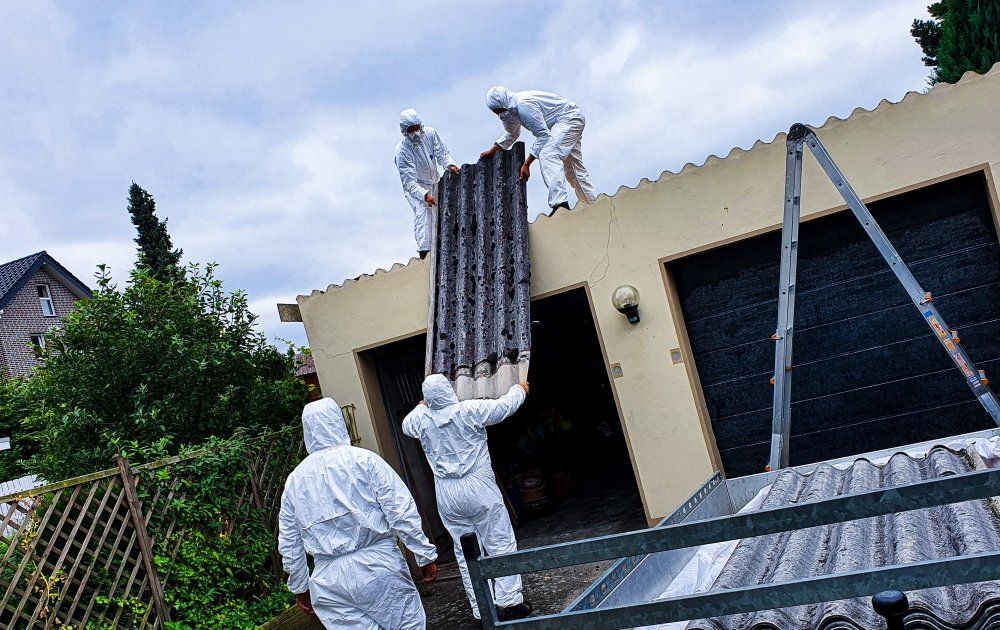 Asbestsanierung Garagendach in Oerlinghausen