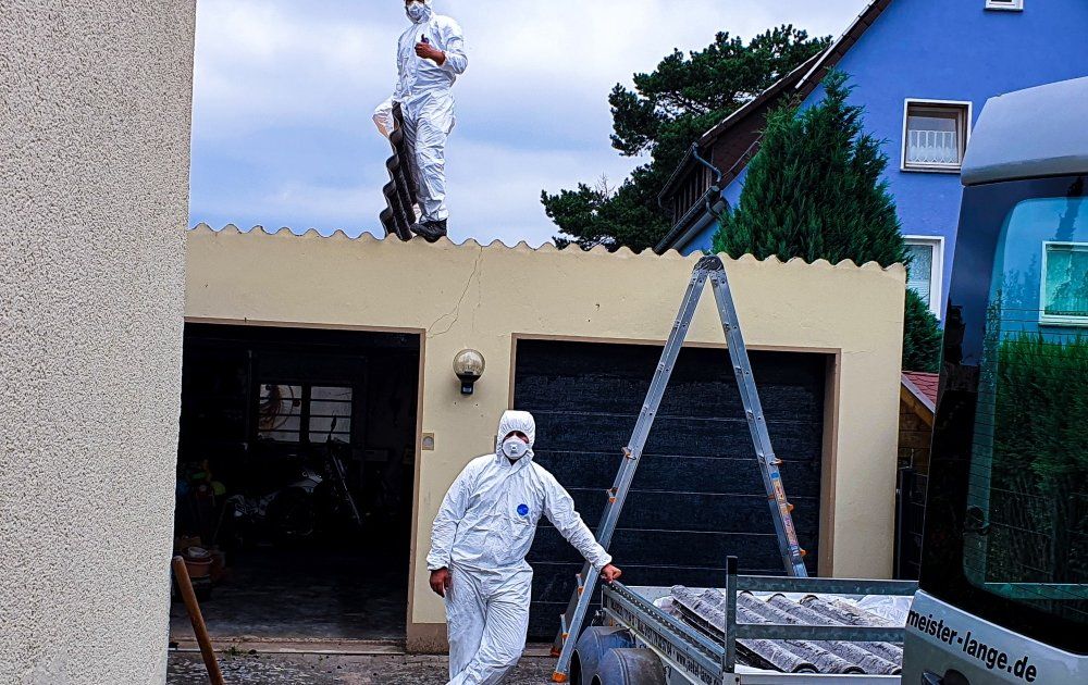 Asbestsanierung Garagendach Oerlinghausen