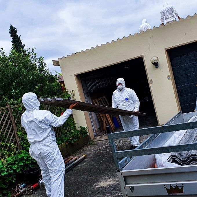 Asbestsanierung Garagendach in Oerlinghausen