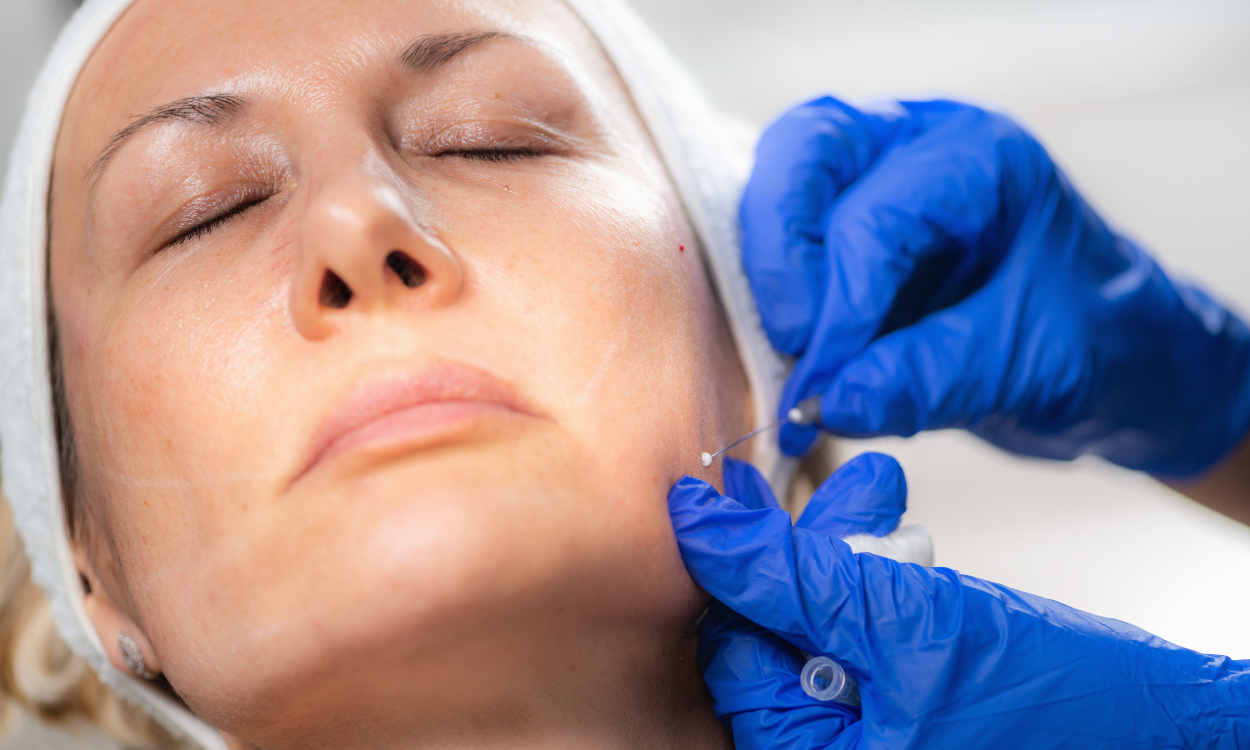 À quel âge commencer la médecine esthétique ? Découvrez le bon moment entre prévention et correction
