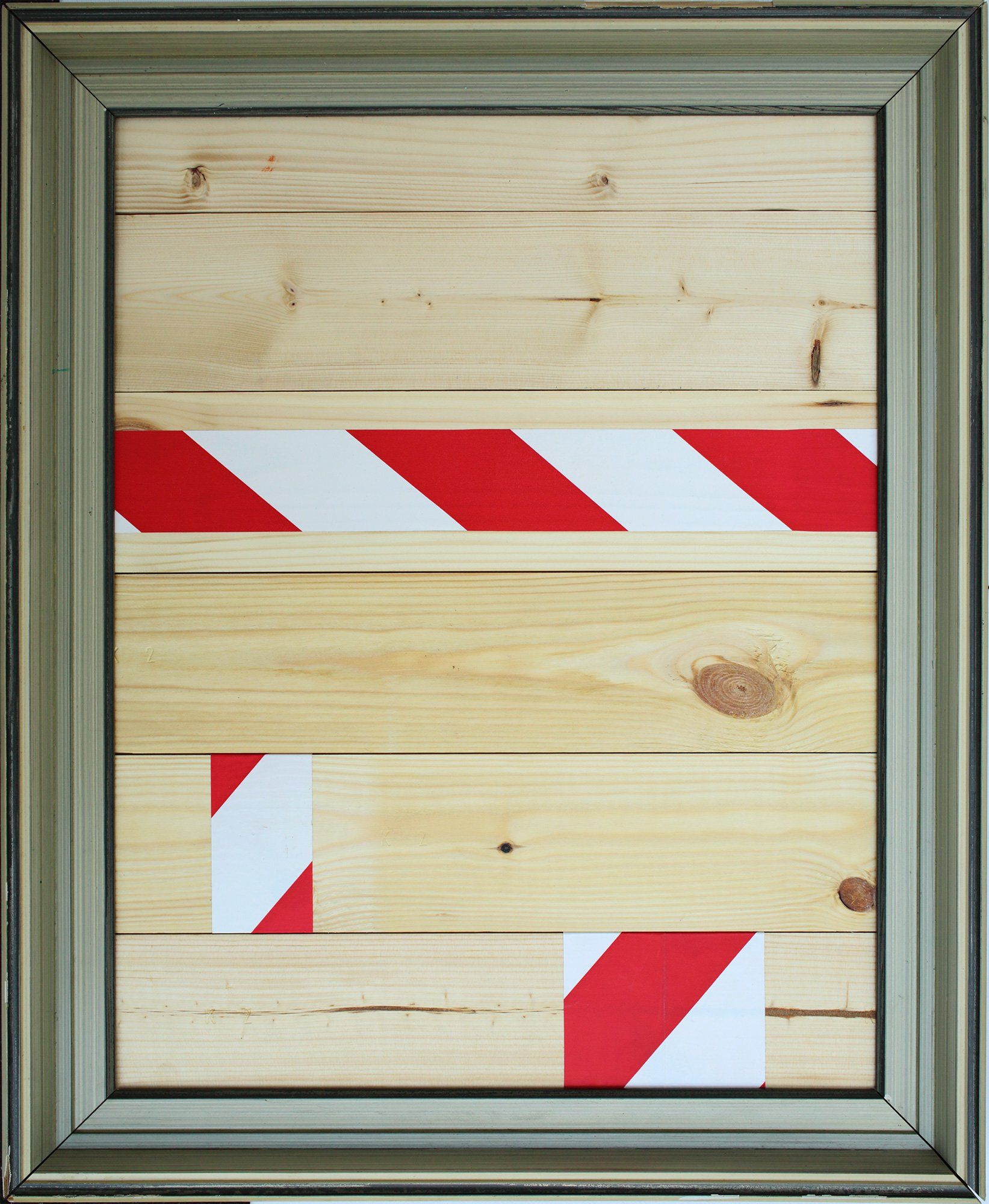 „Framed Barrier Tape Art Nr. 6“ (Gerahmte Absperrbandkunst) by Sebastian Bieniek (B1EN1EK), the inventor of „Barrier Tape Art“, created in april 2020. 57 x 47 cm. Barrier Tape and wood, framed.