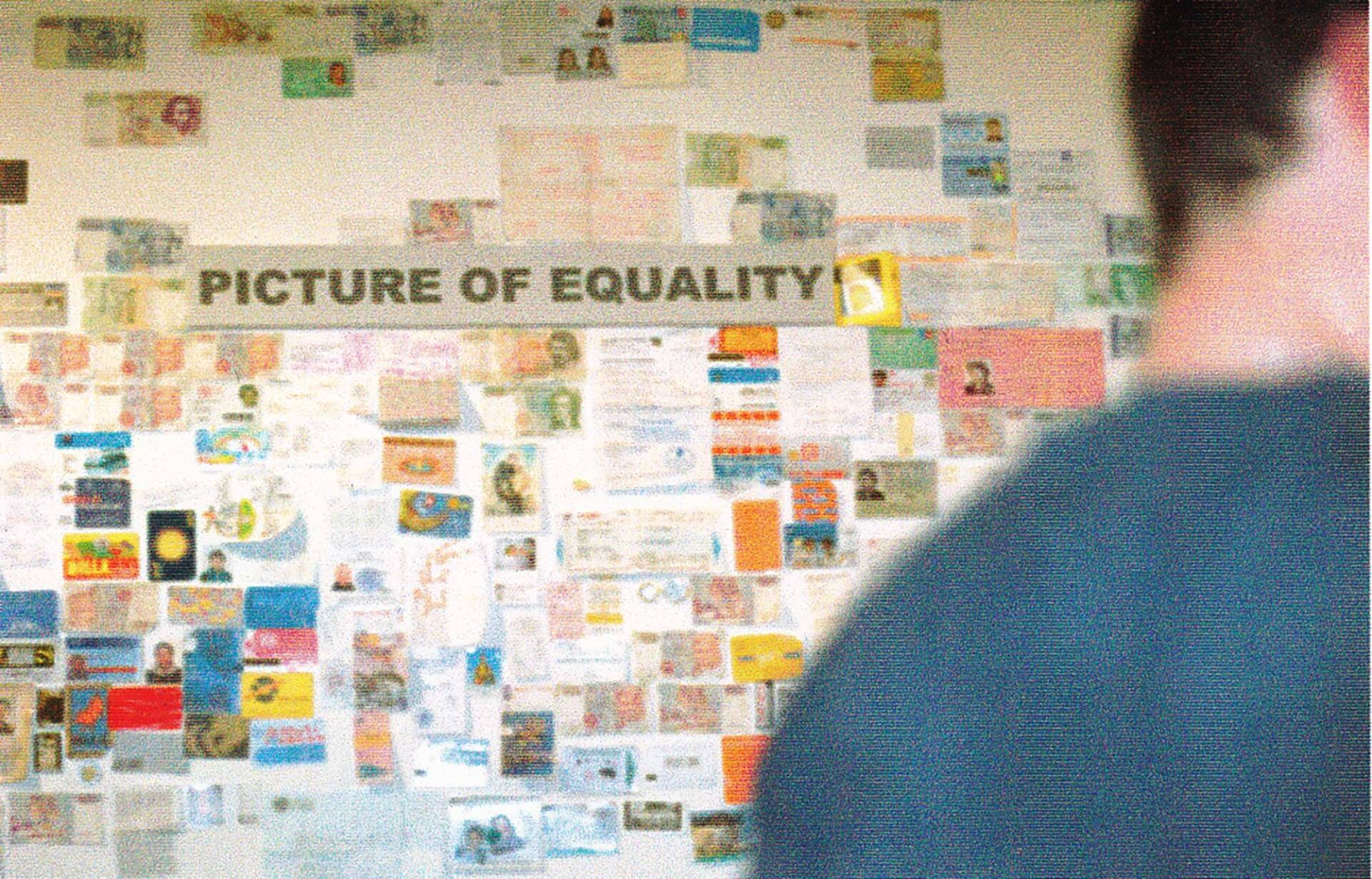 Bieniek asked every visitor to give him his complete wallet and he pinned on the wall what was inside - and every visitor trusted him and gaved him his complete walled. You can see: money, ID cards, telefon numbers, condoms, photographs... on the wall. Bieniek asked every visitor to give him his complete wallet and he pinned on the wall what was inside - and every visitor trusted him and gaved him his complete walled. You can see: money, ID cards, telefon numbers, condoms, photographs... on the wall.