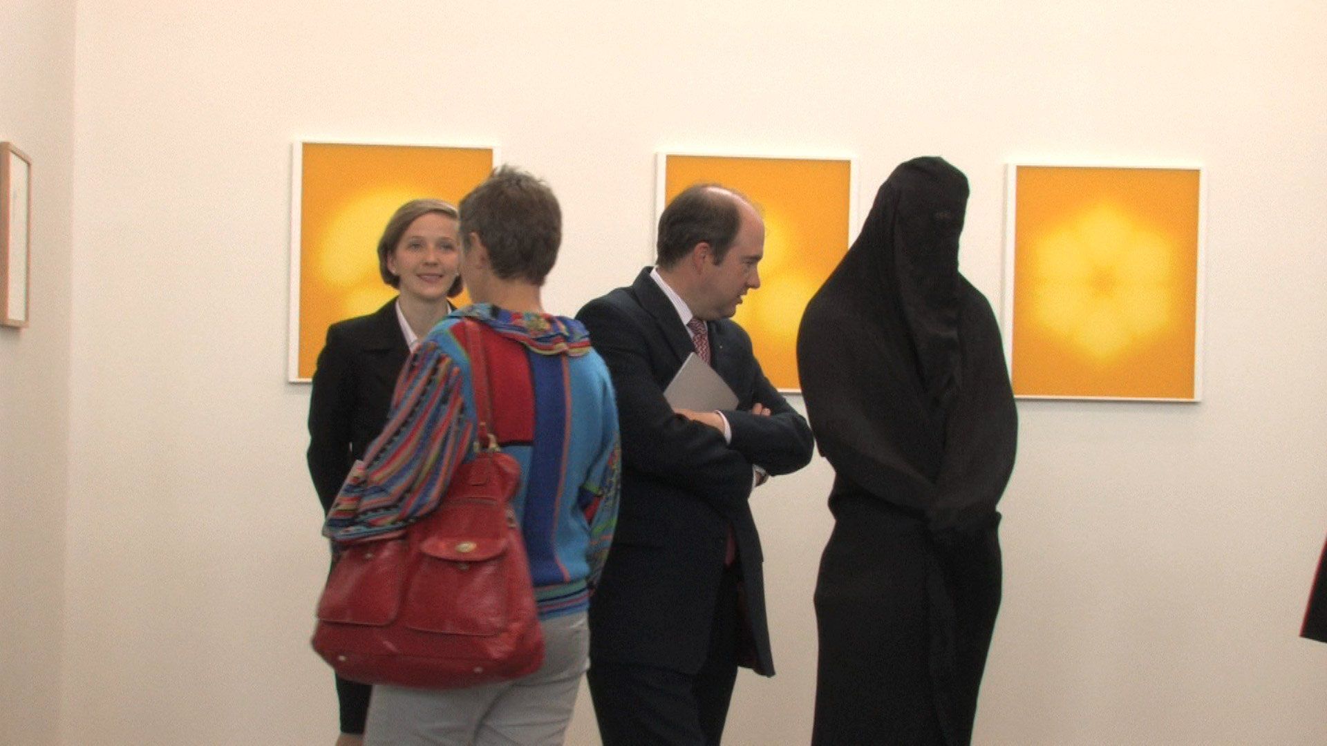 Sebastian Bieniek performance in a burqa at the Art Forum Berlin 2009 art fair. Sebastian Bieniek performance in a burqa at the Art Forum Berlin 2009 art fair.