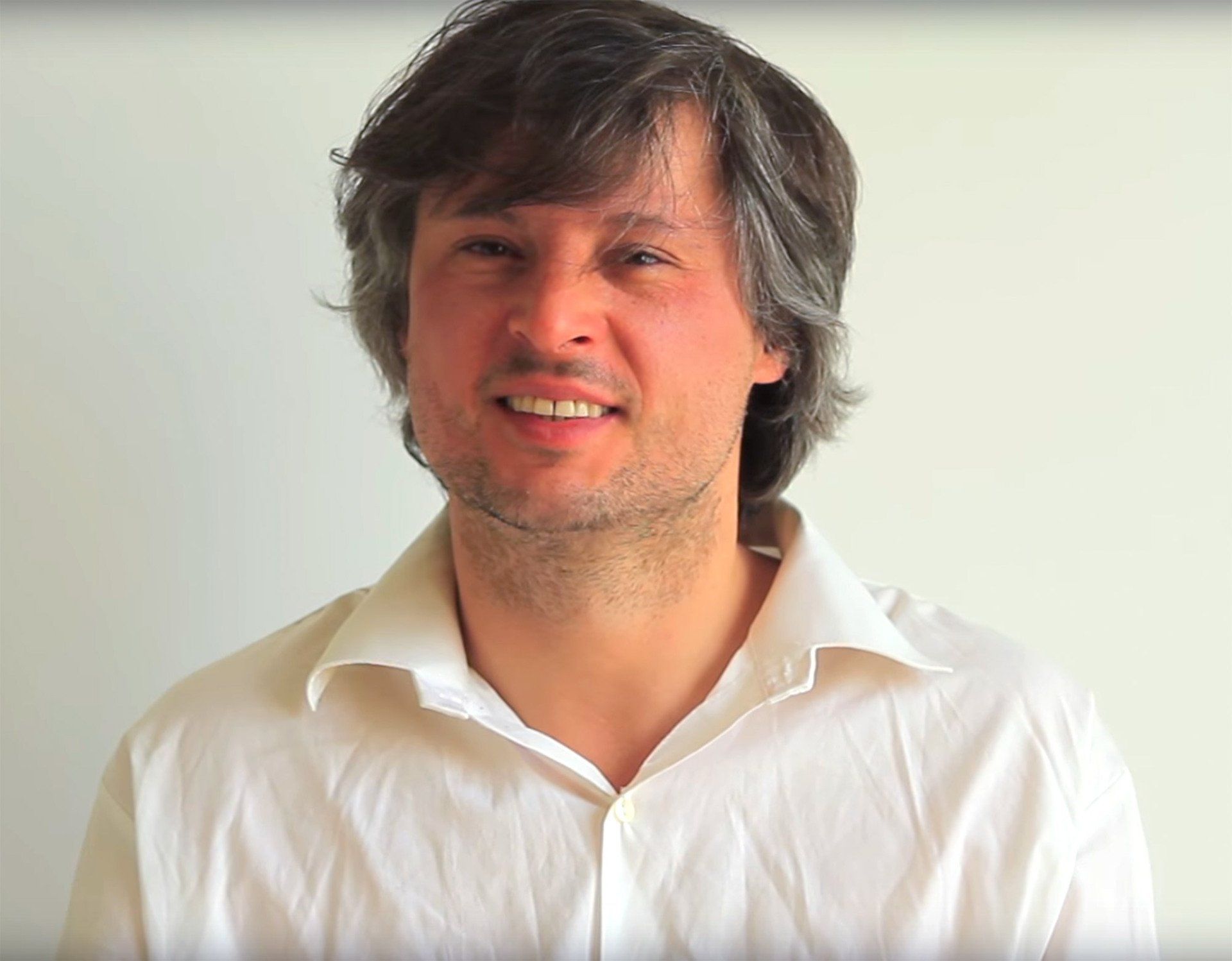 Based on a video by Marina Abromovic, the artist Sebastian Bieniek repeatedly slaps his face, says Based on a video by Marina Abromovic, the artist Sebastian Bieniek repeatedly slaps his face, says