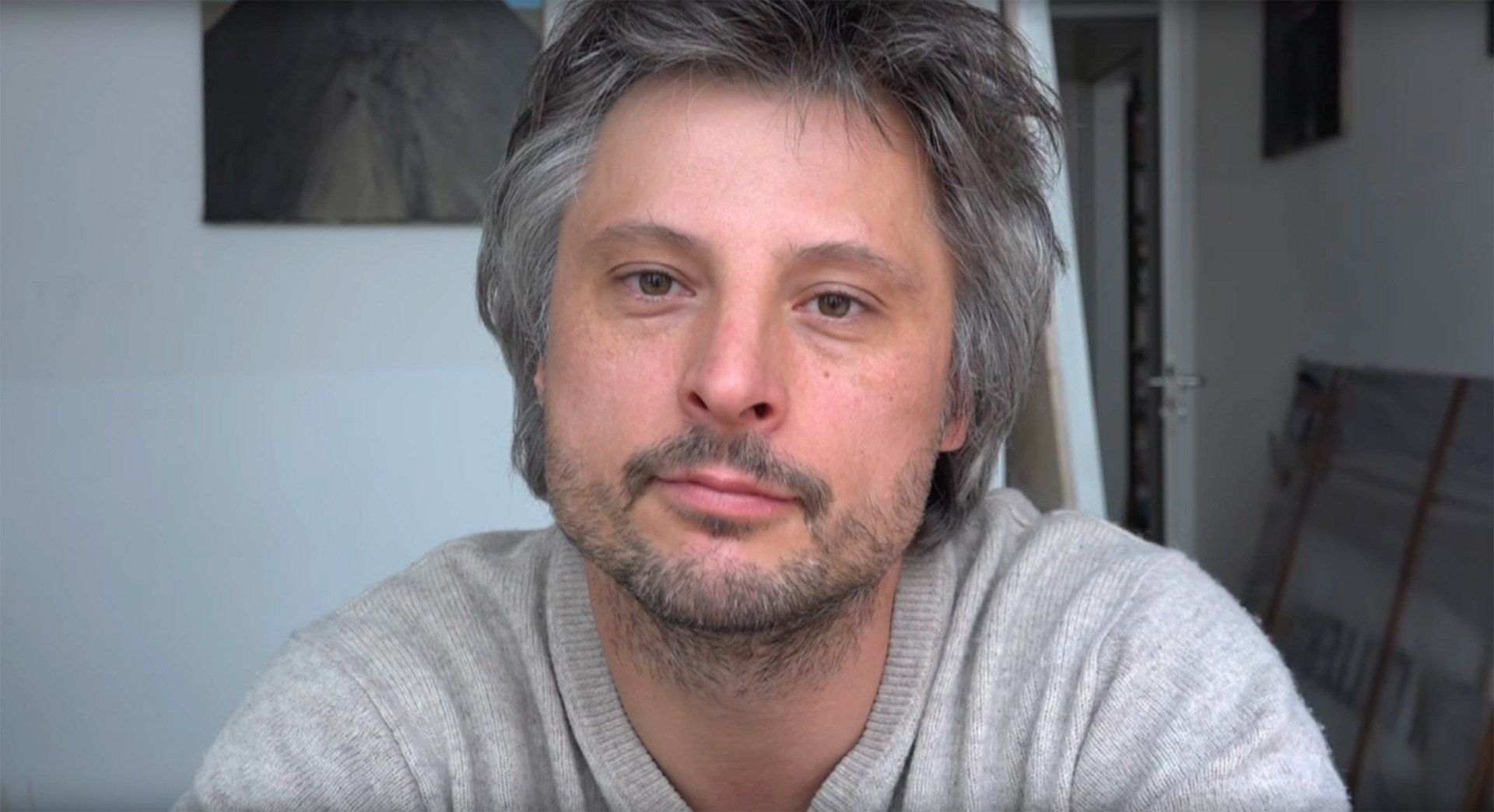 Based on a video by Marina Abromovic, the artist Sebastian Bieniek repeatedly slaps his face, says Based on a video by Marina Abromovic, the artist Sebastian Bieniek repeatedly slaps his face, says