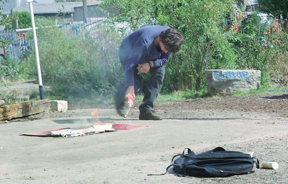 Performance: most of the paintings by Sebastian Bieniek that were created until 1998 were in this performance burned. Performance: most of the paintings by Sebastian Bieniek that were created until 1998 were in this performance burned.