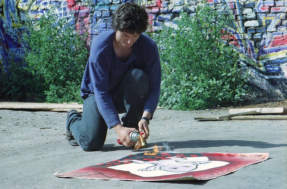 Performance: most of the paintings by Sebastian Bieniek that were created until 1998 were in this performance burned. Performance: most of the paintings by Sebastian Bieniek that were created until 1998 were in this performance burned.