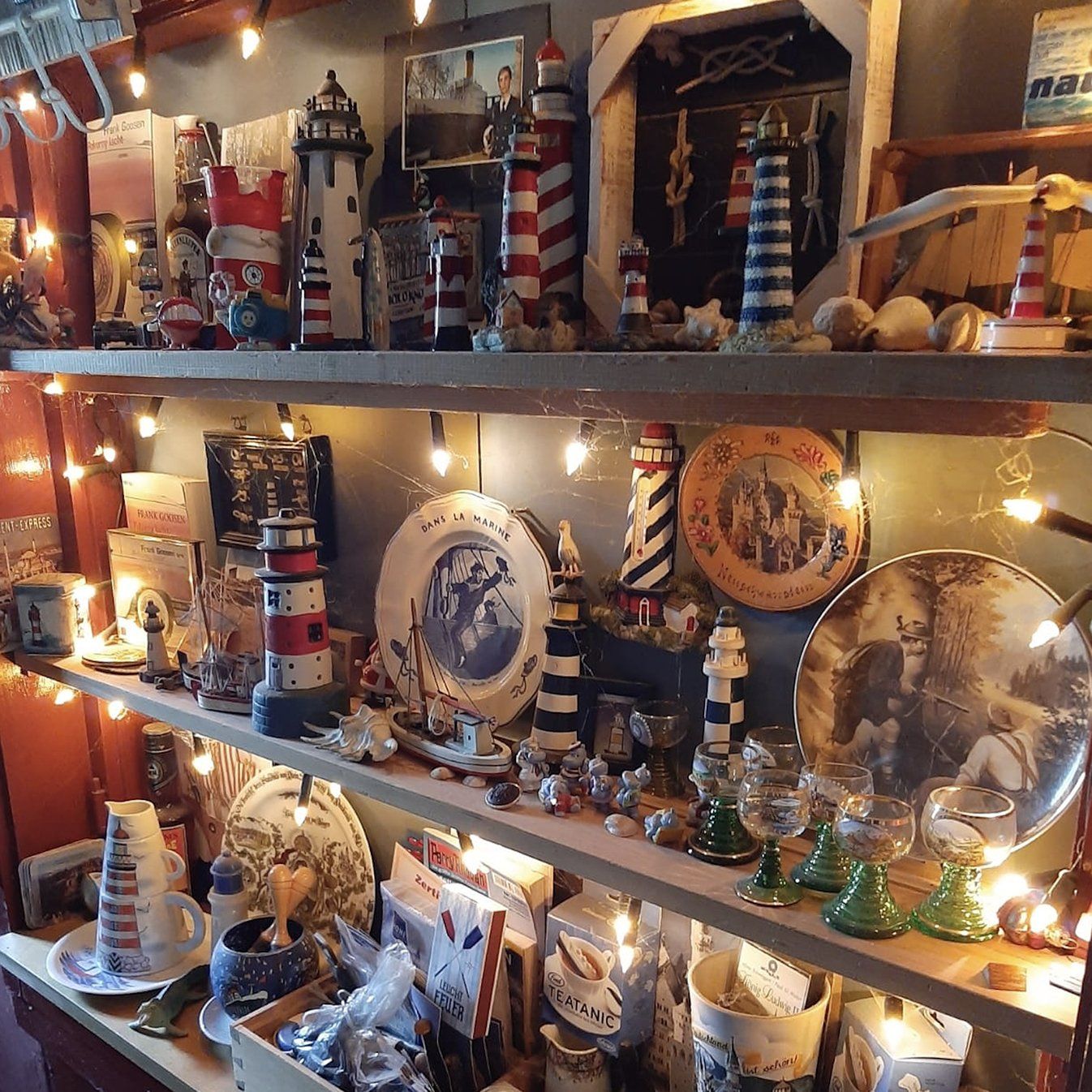 Souvenirs Souvenirs in Helfenbrunn - maritimes Sammelsurium