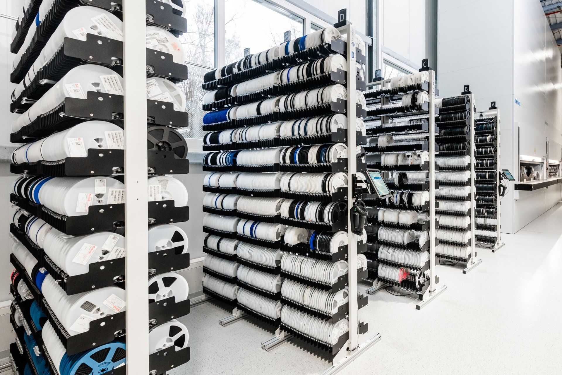 Smarte SMD-Lagerlösungen bei Deltec