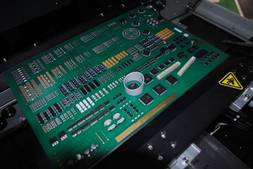 Schematische Zeichnung 2D Röntgen Shading around a component on a printed circuit board
