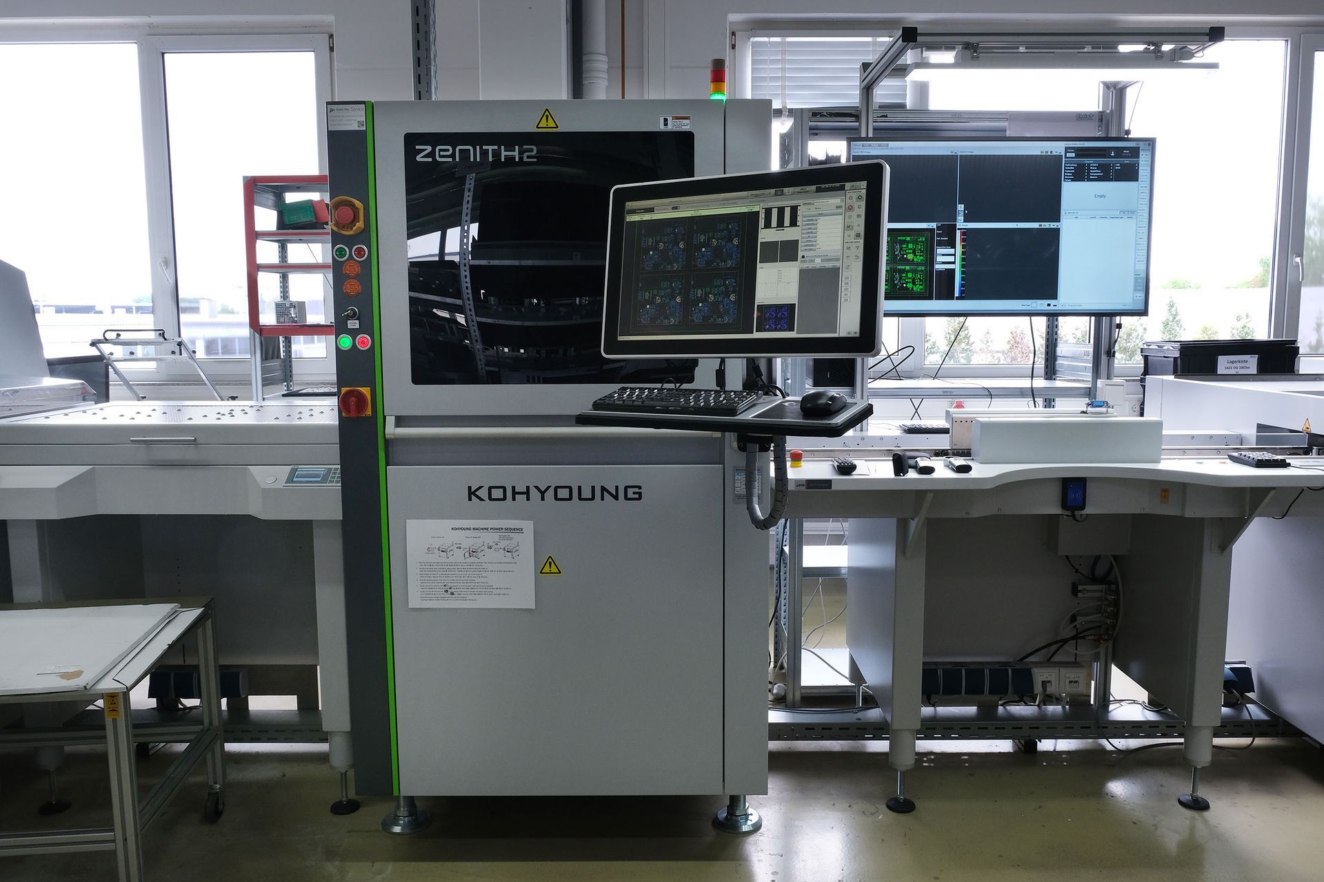 Das Koh Young 3D AOI Zenith 2 bei Christ Electronic Systems