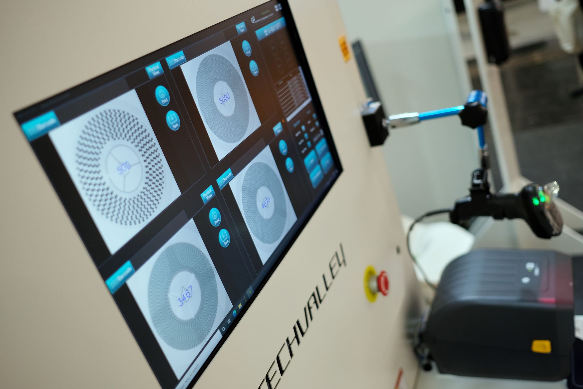 Photo: Detailed view of the Hawkeye2000 display with counting results in 4-reel mode