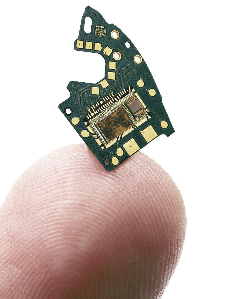 Mit Laser getrennte Leiterplatte, die kleiner als eine Fingerkuppe ist