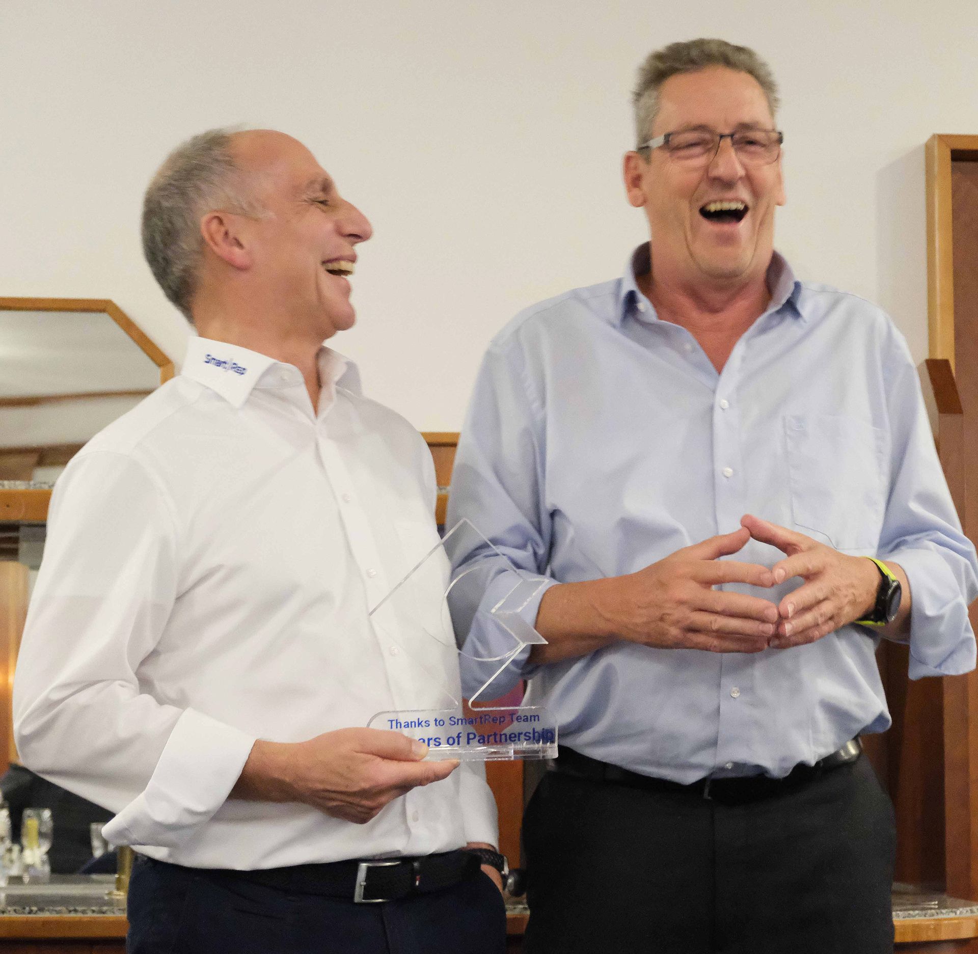 Michael Brianda, CEO der SmartRep GmbH und Harald Eppinger, CEO von Koh Young Europe