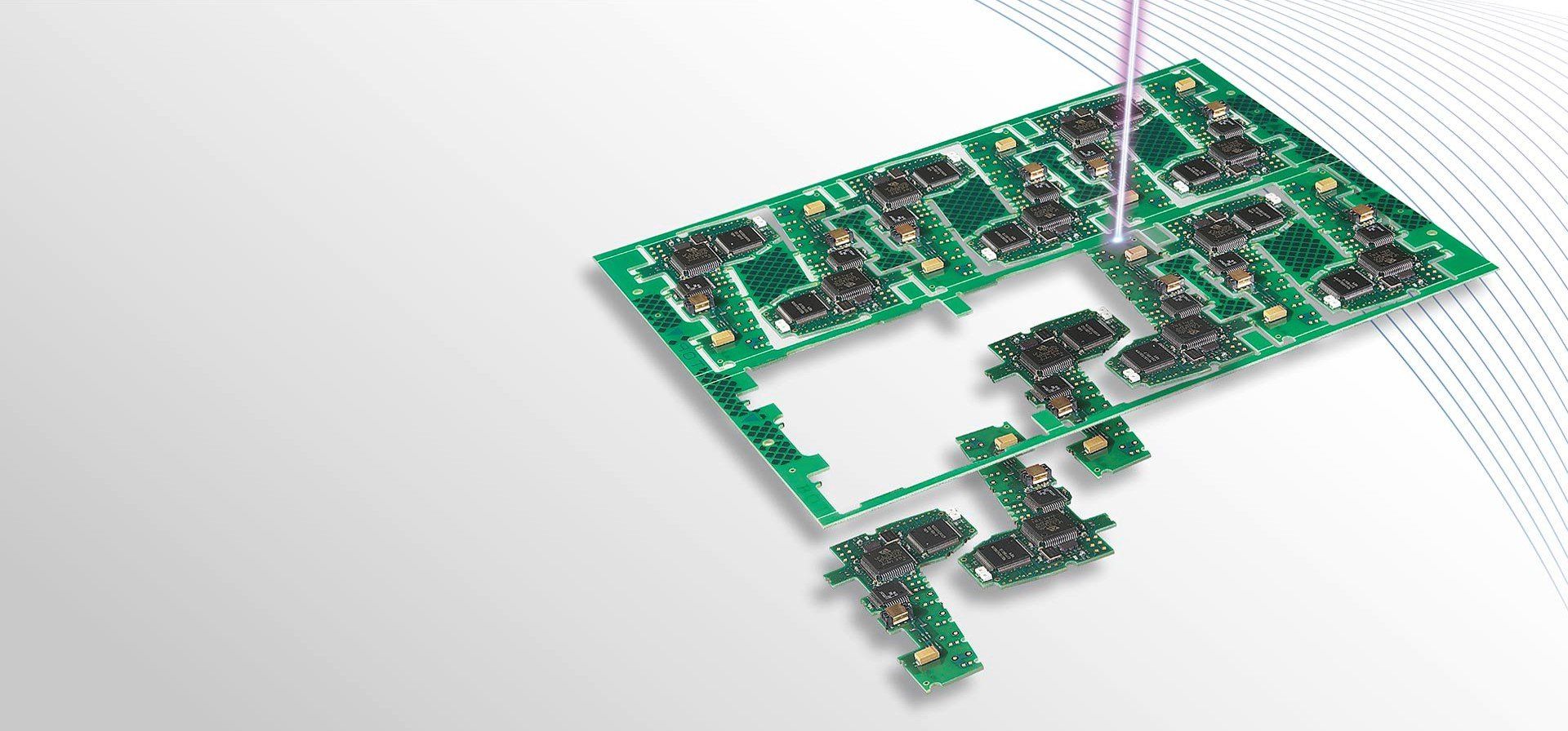 Symbolbild: Leiterplatte, die mit Laserstrahl getrennt wird